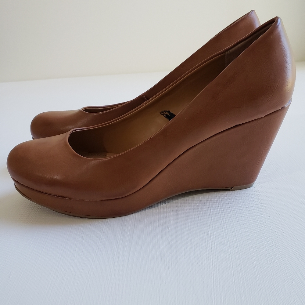 Brand NEW A.N.A Brown Wedges Size 9.5